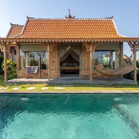 Charming 3Br Villa W/Pool & View