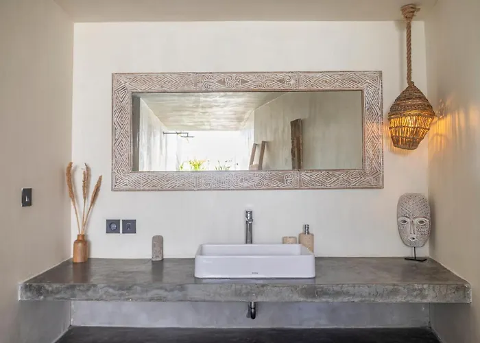 Charming 3br W/pool & View * Munggu