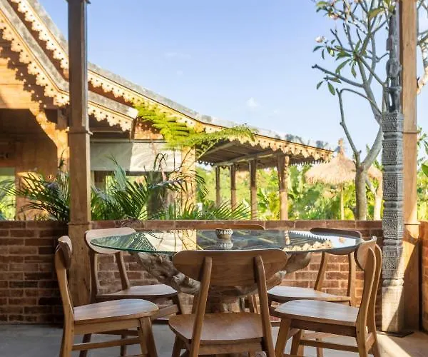Villa Charming 3br W/pool & View Munggu