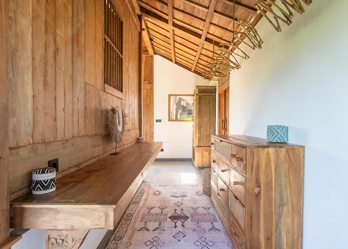 Charming 3br W/pool & View Villa *