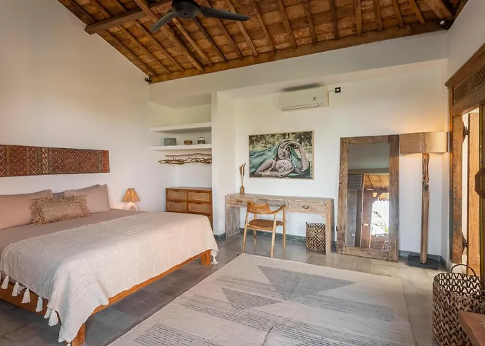 Charming 3br W/pool & View * Munggu