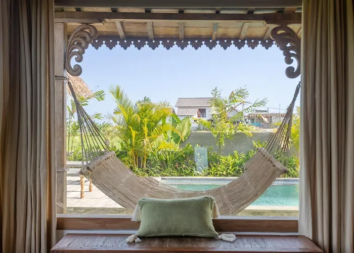 Charming 3br W/pool & View