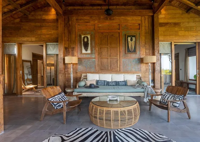 Charming 3br W/pool & View * Munggu