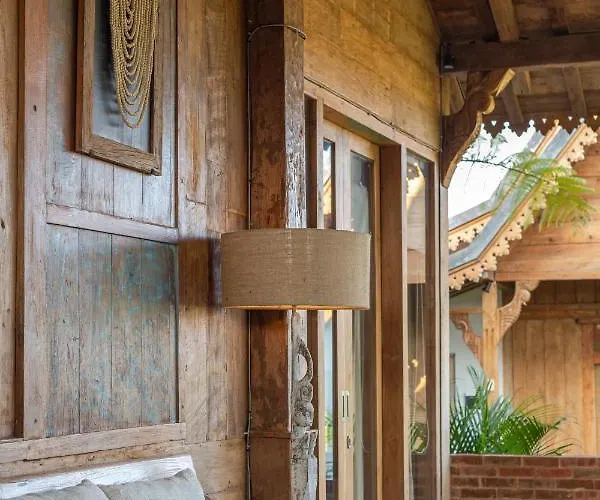 Villa Charming 3br W/pool & View Munggu