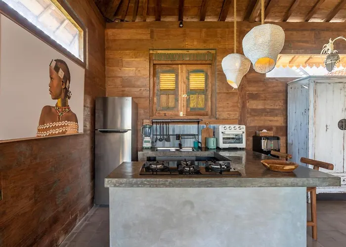 Charming 3br W/pool & View Munggu