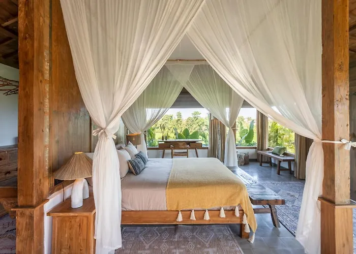 Charming 3br W/pool & View * Munggu