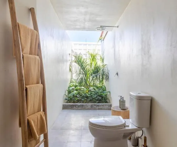 Villa Charming 3br W/pool & View *