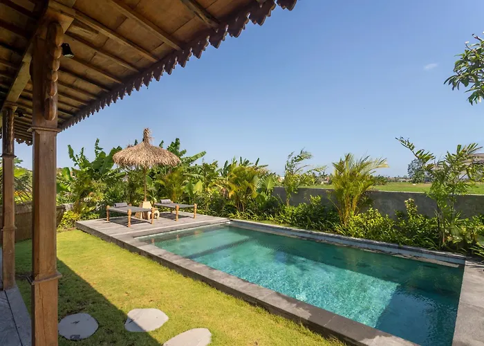 Charming 3br W/pool & View *