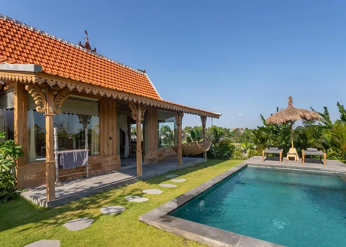 Charming 3br W/pool & View Munggu