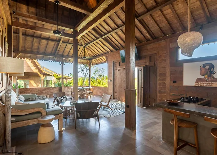 Charming 3br W/pool & View